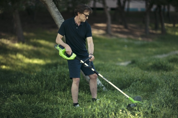 Триммер Greenworks G40LTK2 40V (30 см) аккумуляторный, с АКБ 2 А/ч и ЗУ