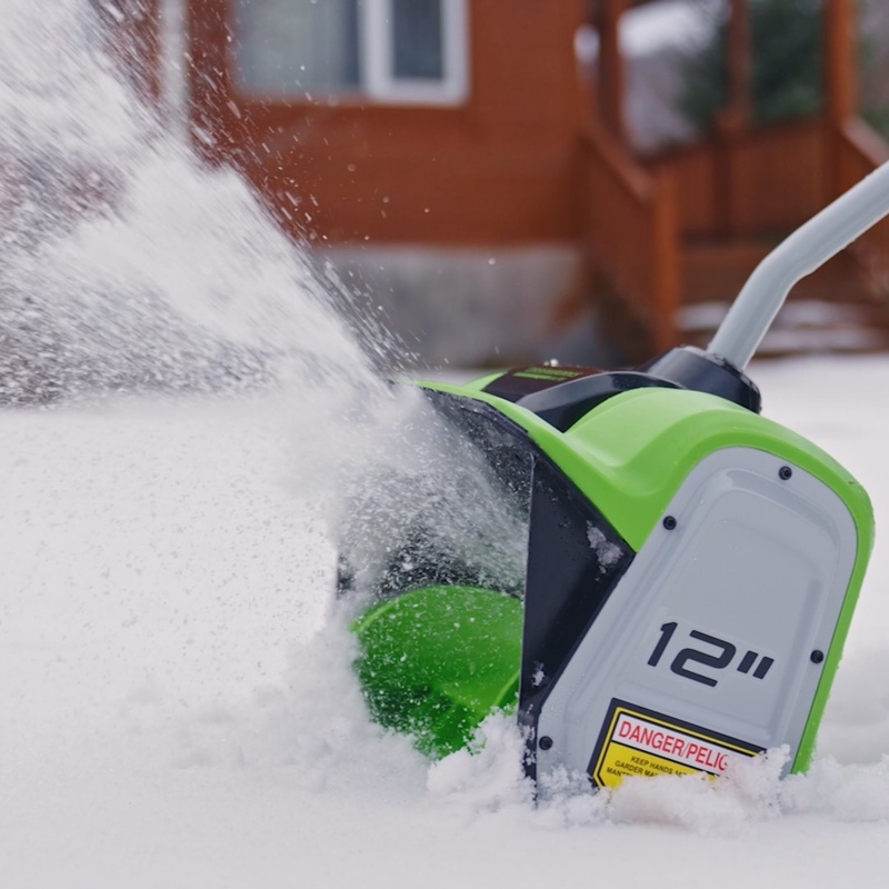 Снегоуборщик Greenworks GD40SSK4 40V (30см) аккумуляторный, с АКБ 4 А/ч и ЗУ