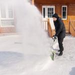 Снегоуборщик Greenworks GD40SSK2 40V (30 см) аккумуляторный, с АКБ 2 А/ч и ЗУ