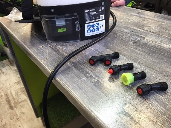 Опрыскиватель садовый Greenworks GSP1250K4 24V аккумуляторный, с АКБ 4 А/ч и ЗУ