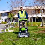 Газонокосилка Greenworks LM221S 82V (56 см) самоходная аккумуляторная, без АКБ и ЗУ