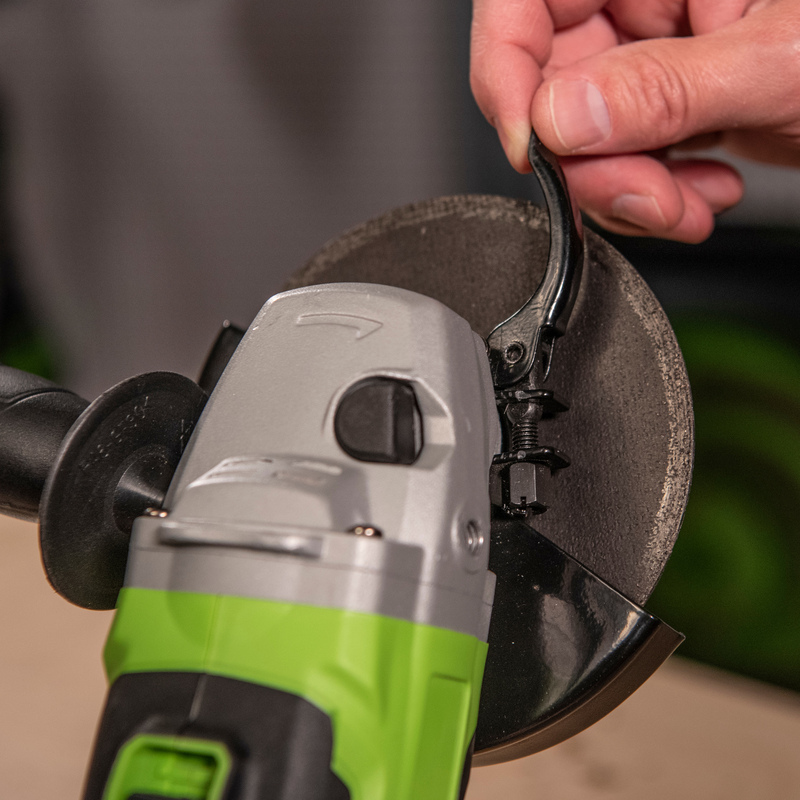 Угловая шлифмашина Greenworks GD24AGK4 24V (125 мм) аккумуляторная, с АКБ 4 А/ч и ЗУ