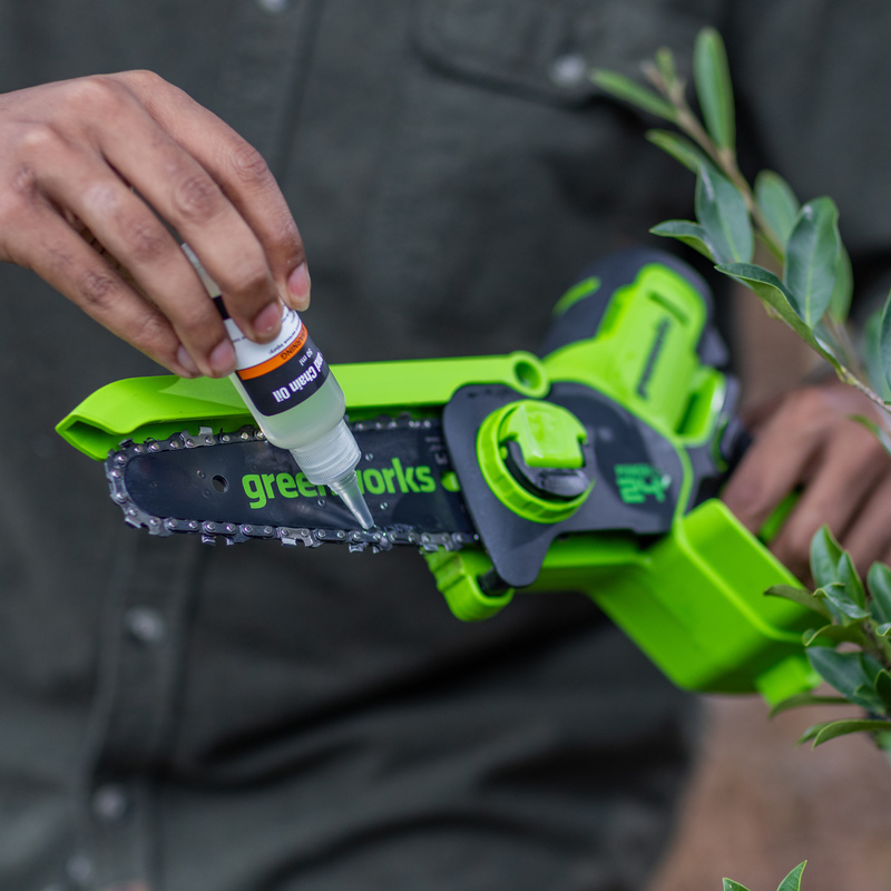 Цепная мини-пила Greenworks G24MCS10K2 24V (10 см) аккумуляторная, с АКБ 2 А/ч и ЗУ