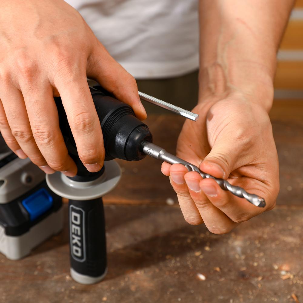 Перфоратор аккумуляторный DEKO ZKCH20 в кейсе