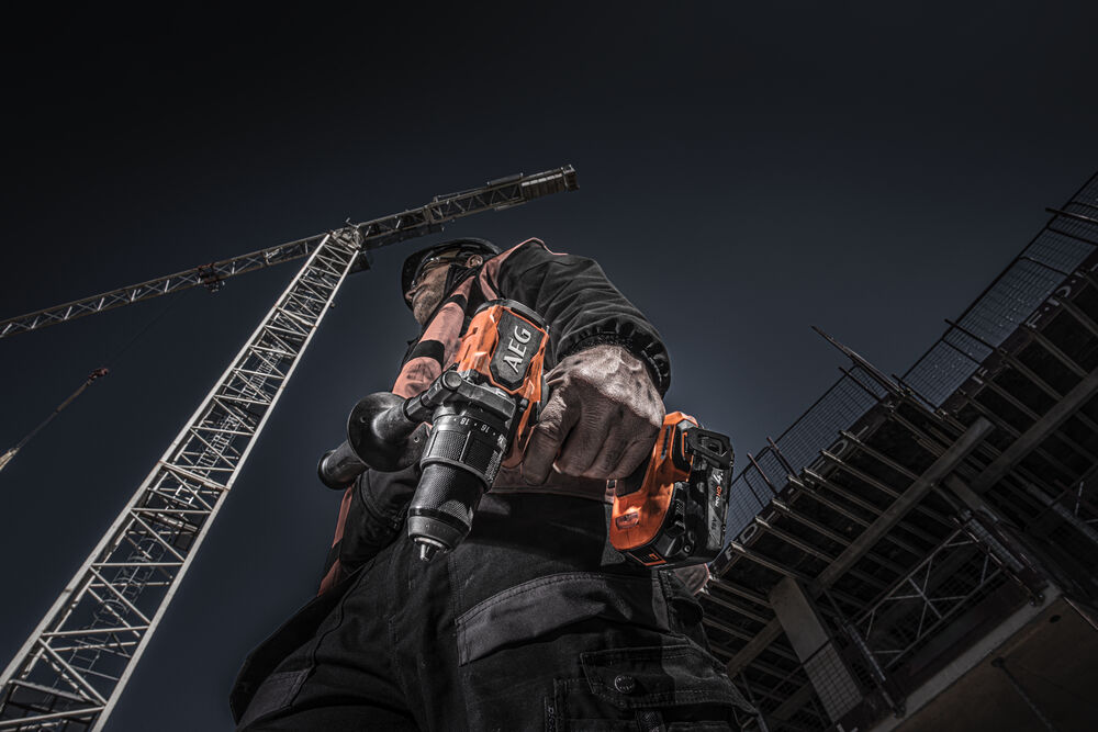 Дрель-шуруповерт ударная аккумуляторная AEG BSB18C3BL-402C