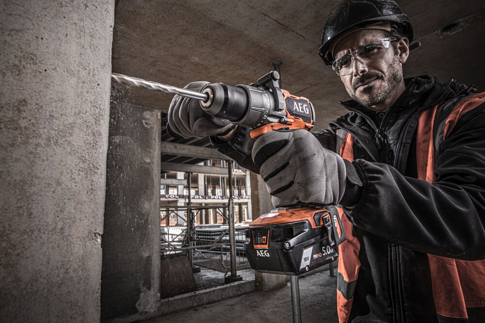 Дрель-шуруповерт ударная аккумуляторная бесщеточная AEG BSB18C3BL-502C