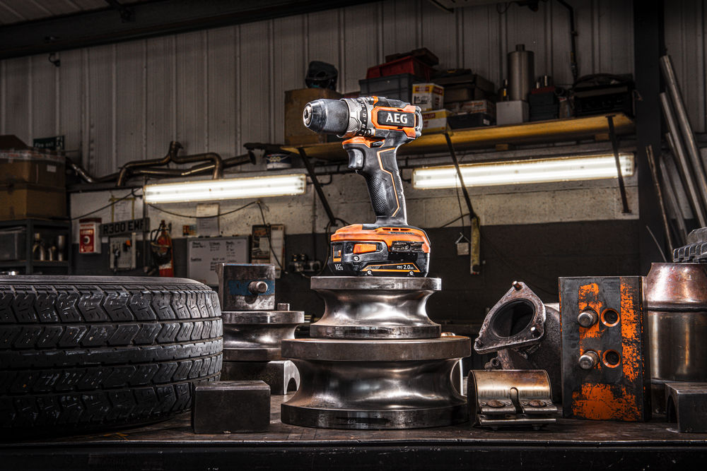 Дрель-шуруповерт аккумуляторная AEG BS18SBL-202C