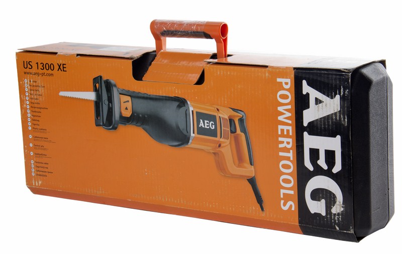 Пила сабельная AEG US 1300 XE
