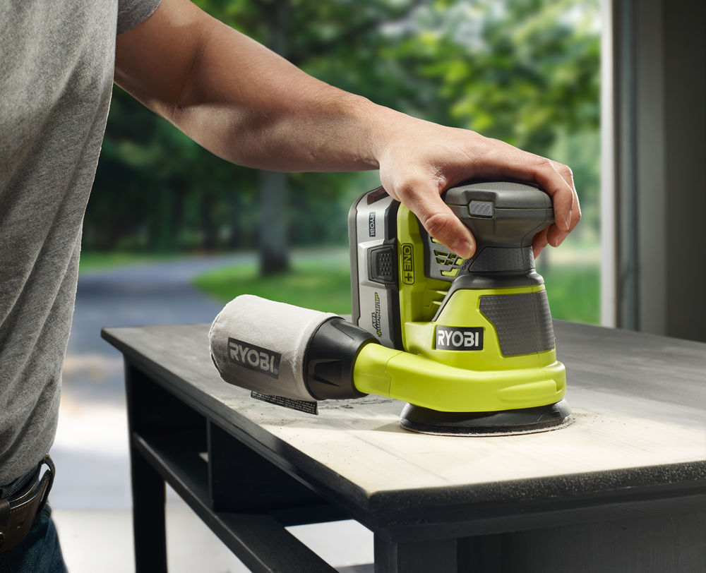 ONE + / Эксцентриковая аккумуляторная шлифмашина RYOBI R18ROS-0 (без батареи)
