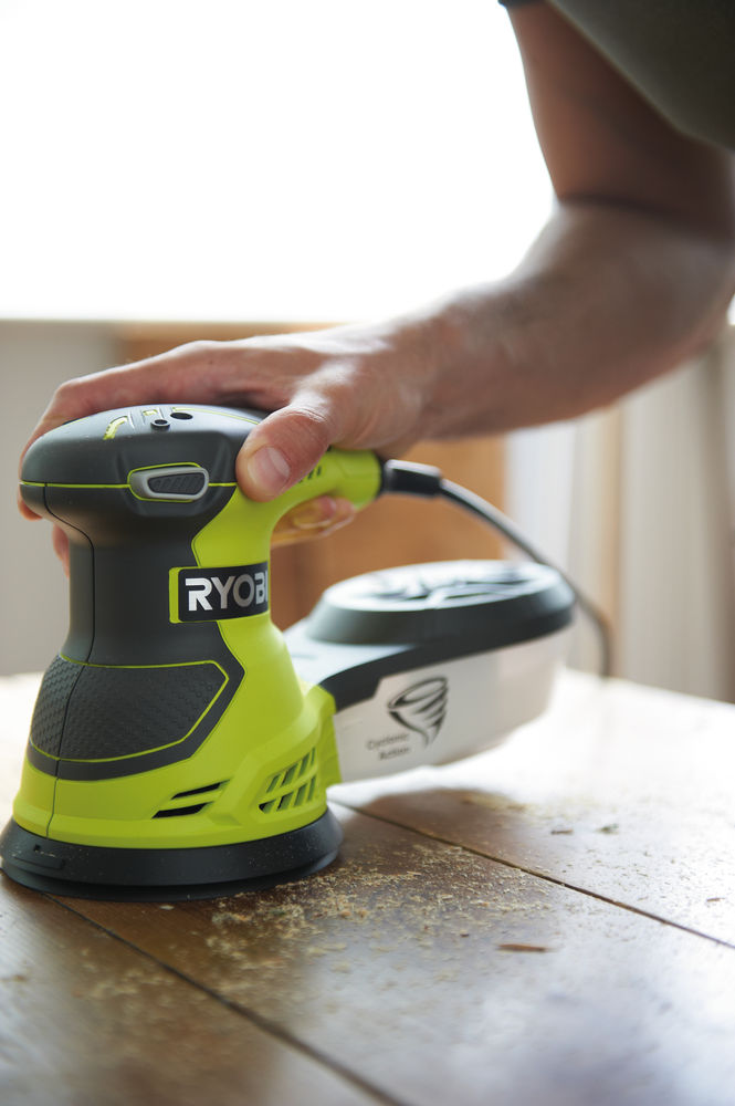 Эксцентриковая шлифмашина RYOBI ROS300