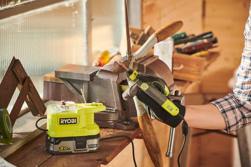 ONE + / Прямая шлифмашина RYOBI RRT18-0