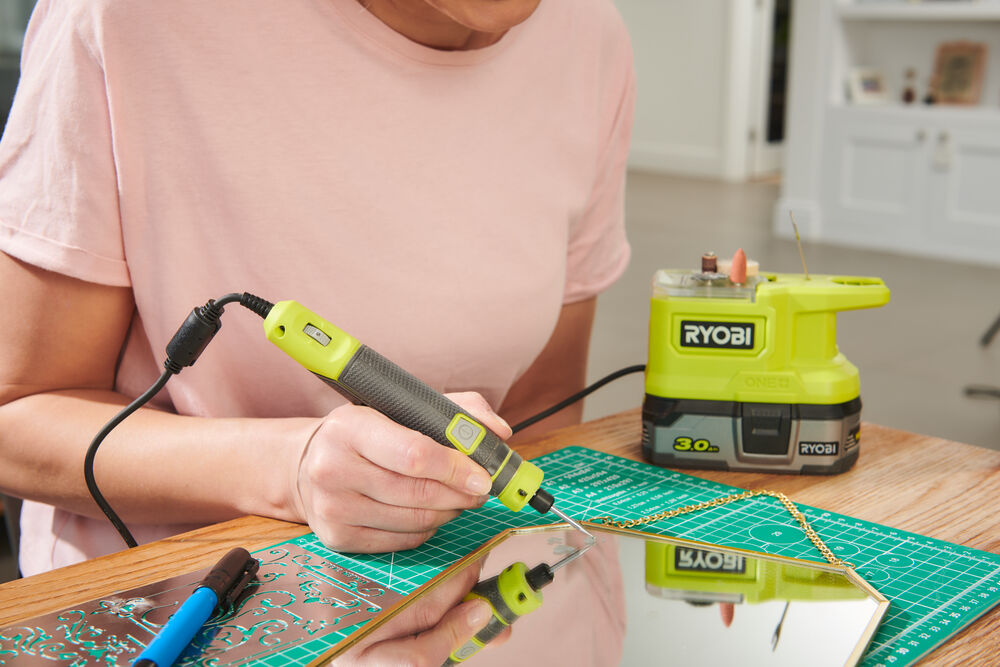 ONE + / Прямая шлифмашина RYOBI RRT18-0