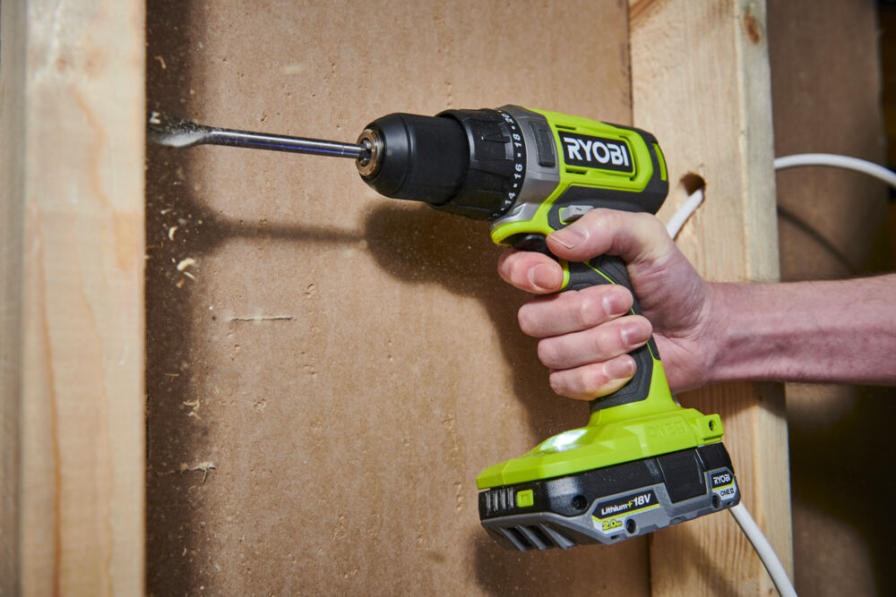 ONE + / Дрель-шуруповерт RYOBI RDD18-2C52S