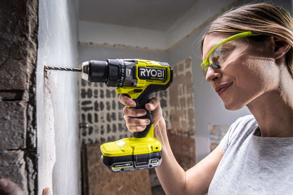 ONE + / Ударная дрель-шуруповерт RYOBI RPD18X-2C52S
