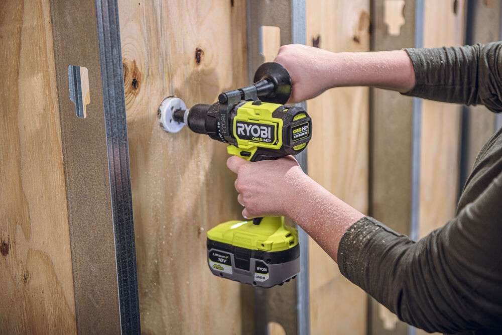 ONE + / Ударная дрель-шуруповерт RYOBI RPD18X-2C52S