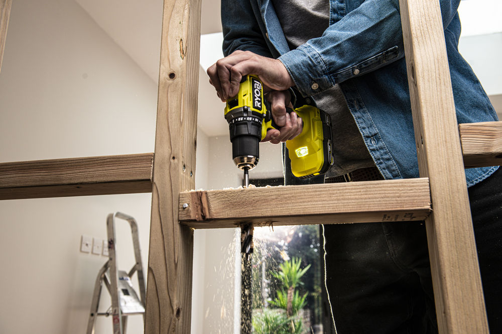 ONE + / Дрель-шуруповерт RYOBI HP RDD18C-220S