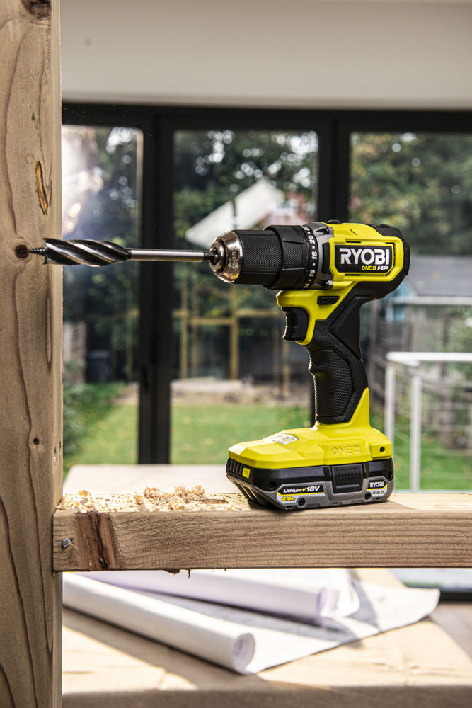 ONE + / Дрель-шуруповерт RYOBI HP RDD18C-220S