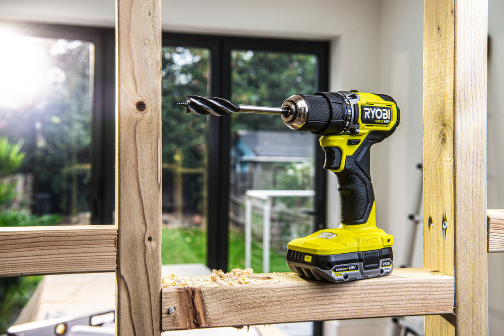 ONE + / Дрель-шуруповерт RYOBI HP RDD18C-220S