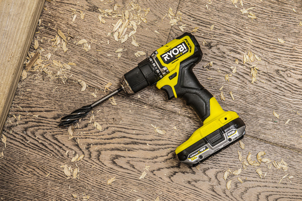 ONE + / Дрель-шуруповерт RYOBI HP RDD18C-220S
