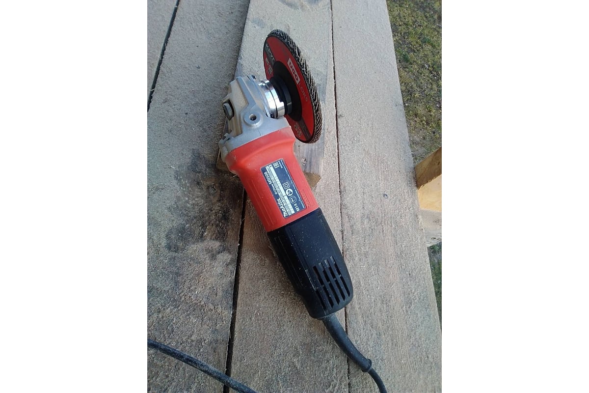 Угловая шлифмашина Makita M9508