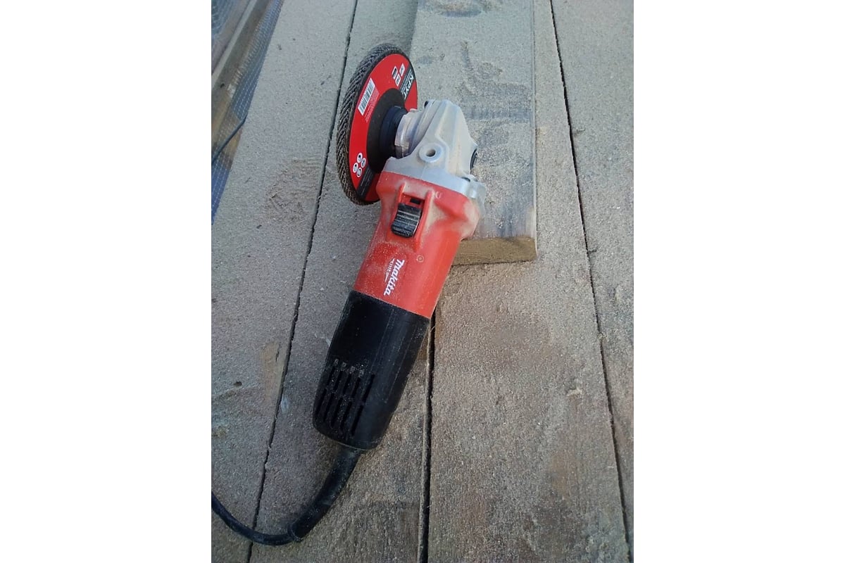 Угловая шлифмашина Makita M9508