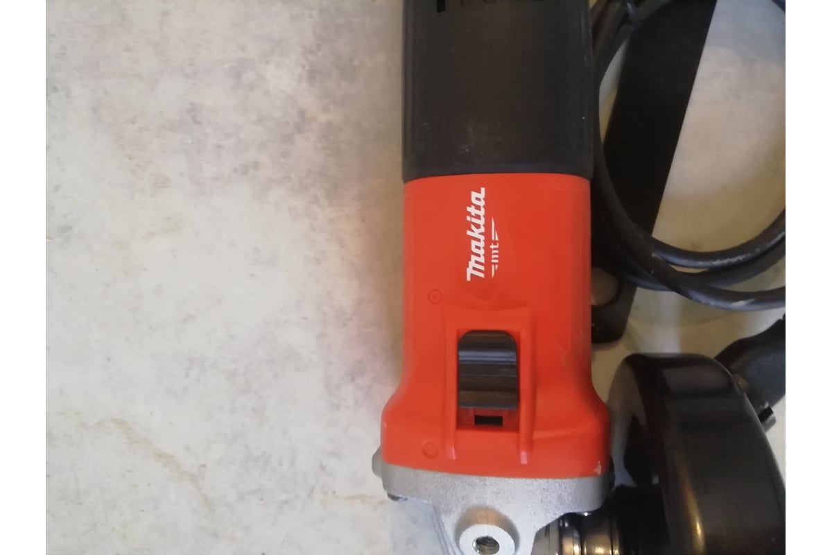 Угловая шлифмашина Makita M9508