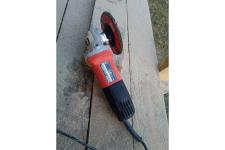 Угловая шлифмашина Makita M9508