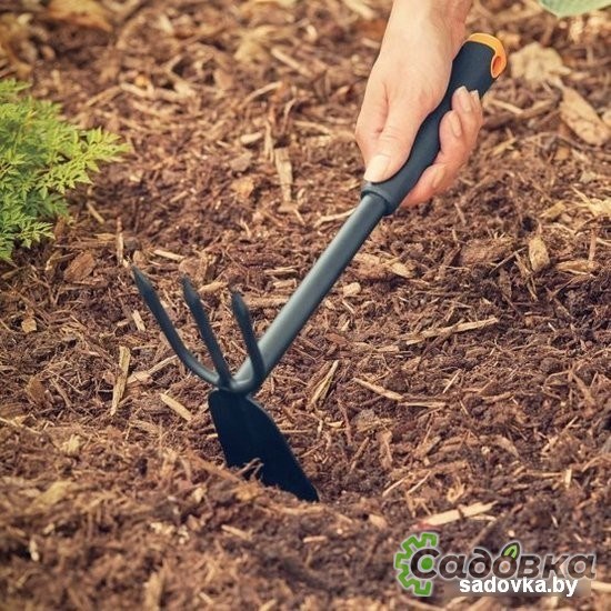 Тяпка Fiskars Ergo 1027030