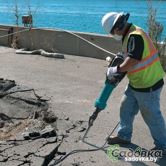 Отбойный молоток Makita HM1812