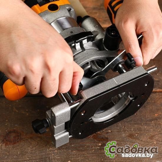 Вертикальный фрезер Deko DKR950 063-4331