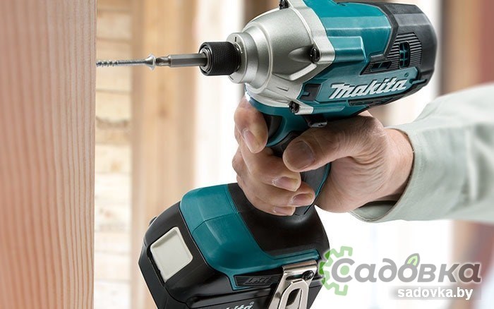 Винтоверт Makita DTD156RFE (с 2-мя АКБ)