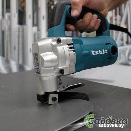 Листовые электрические ножницы Makita JS3201J
