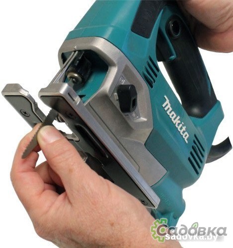 Электролобзик Makita JV0600K