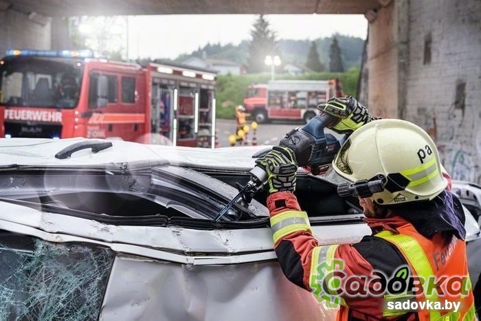 Сабельная пила Bosch GSA 18V-32 Professional 06016A8108 (без АКБ)