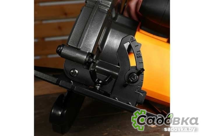 Дисковая (циркулярная) пила Deko DKCS2400-210