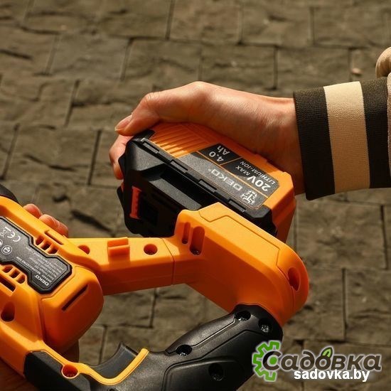 Сабельная пила Deko DKRS20 063-4359 (с 2-мя АКБ)