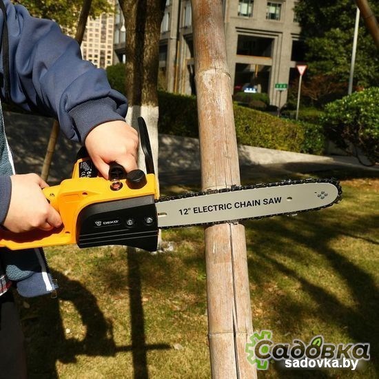 Электрическая пила Deko DKEC12 065-1213