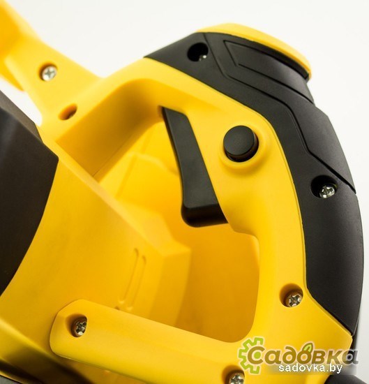 Дисковая пила Kolner KCS 140/900