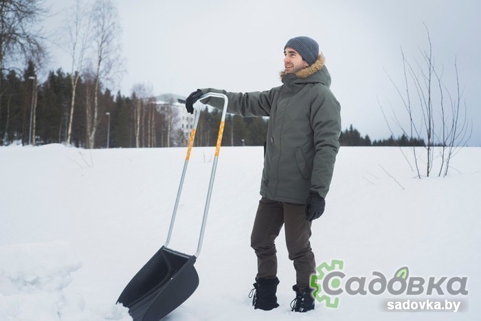 Движок для снега (скрепер) Fiskars SnowXpert 1003470