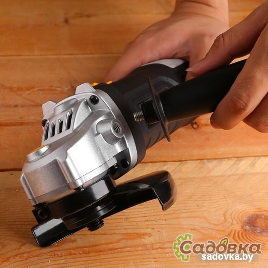 Угловая шлифмашина Deko DKAG750 (с кейсом)