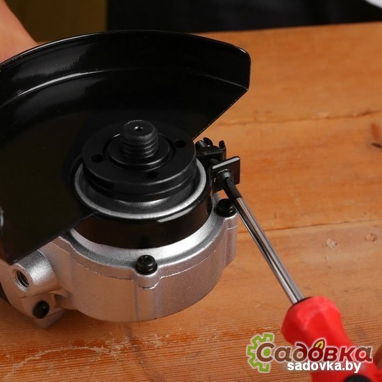 Угловая шлифмашина Deko DKAG750 (без кейса)