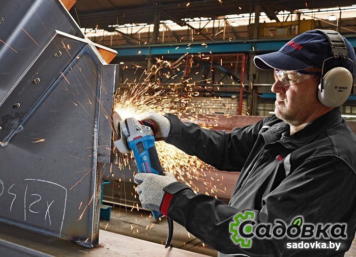 Угловая шлифмашина Bosch GWS 19-125 CI Professional [060179N002]