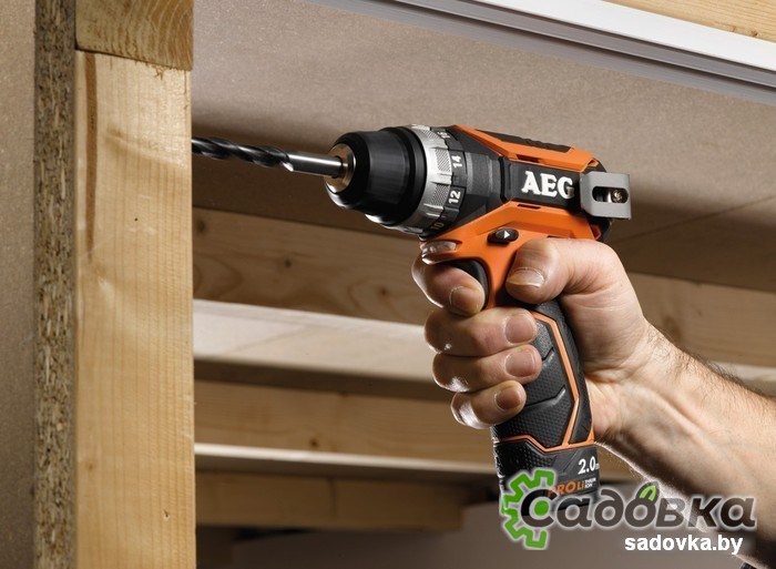 Дрель-шуруповерт AEG Powertools BS 12C2 LI-202C 4935447867 (с 2-мя АКБ)