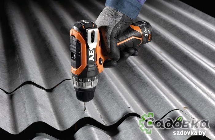 Дрель-шуруповерт AEG Powertools BS 12C2 LI-202C 4935447867 (с 2-мя АКБ)