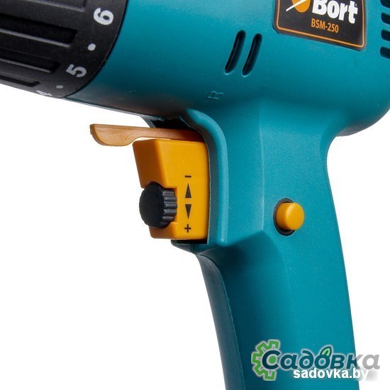 Дрель-шуруповерт Bort BSM-250