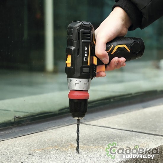 Дрель-шуруповерт Deko GCD12DU3 SET4 063-4038 (с 2-мя АКБ, кейс, набор оснастки)