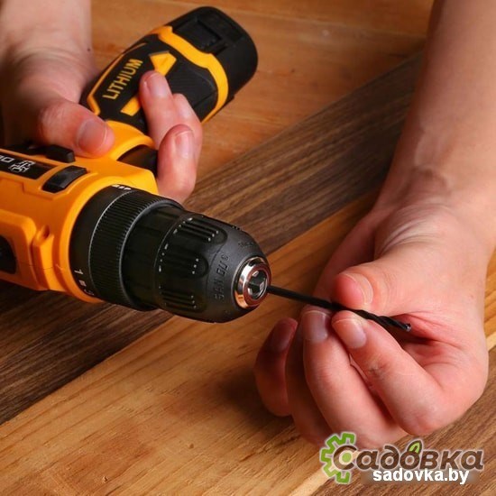 Дрель-шуруповерт Deko Banger SET 93 063-4168 (с 2-мя АКБ, кейс, набор оснастки)