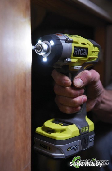 Шуруповерт RYOBI RID1801M