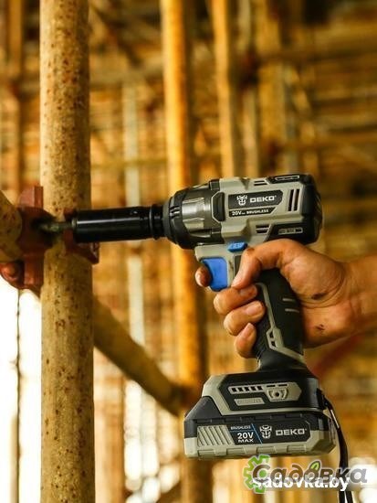 Гайковерт Deko DKIS20 063-4033 (с 2-мя АКБ, кейс)