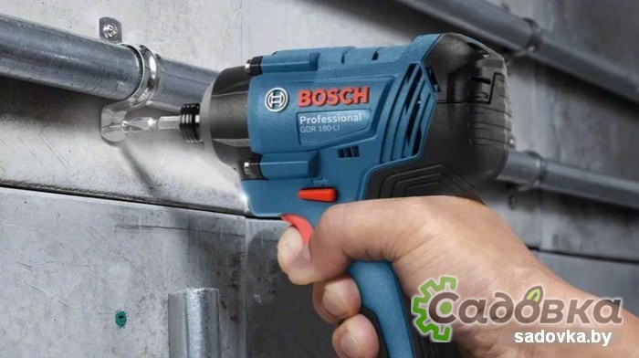 Винтоверт Bosch GDR 180-LI Professional 06019G5123 (с 2-мя АКБ, кейс)